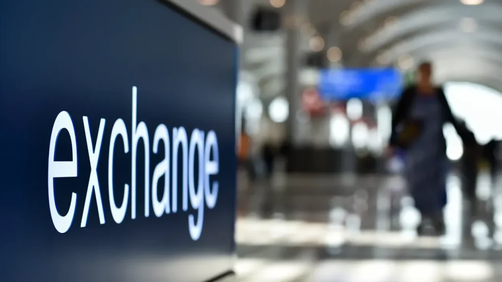 Locate super-rich currency exchange counters at Suvarnabhumi Airport