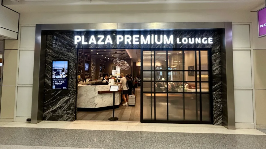 plaza premium lounge dfw airport