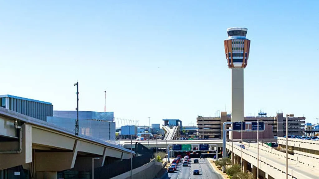 Phoenix Sky Harbor International Airport (PHX)