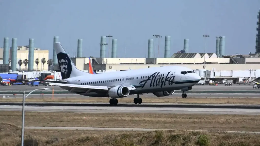 Alaska Airline plane arriving at ORD Airport