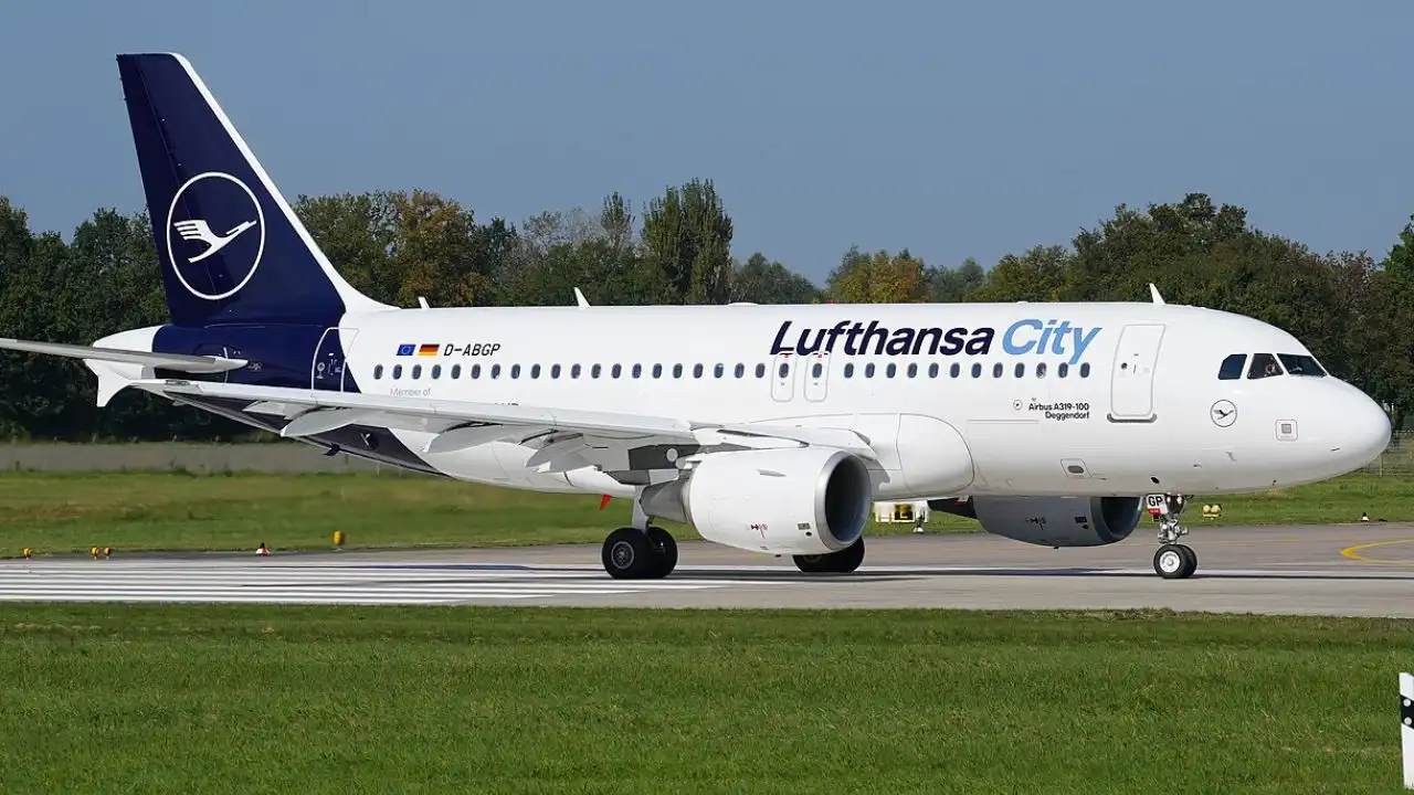Lufthansa at Newark Liberty International Airport (EWR)